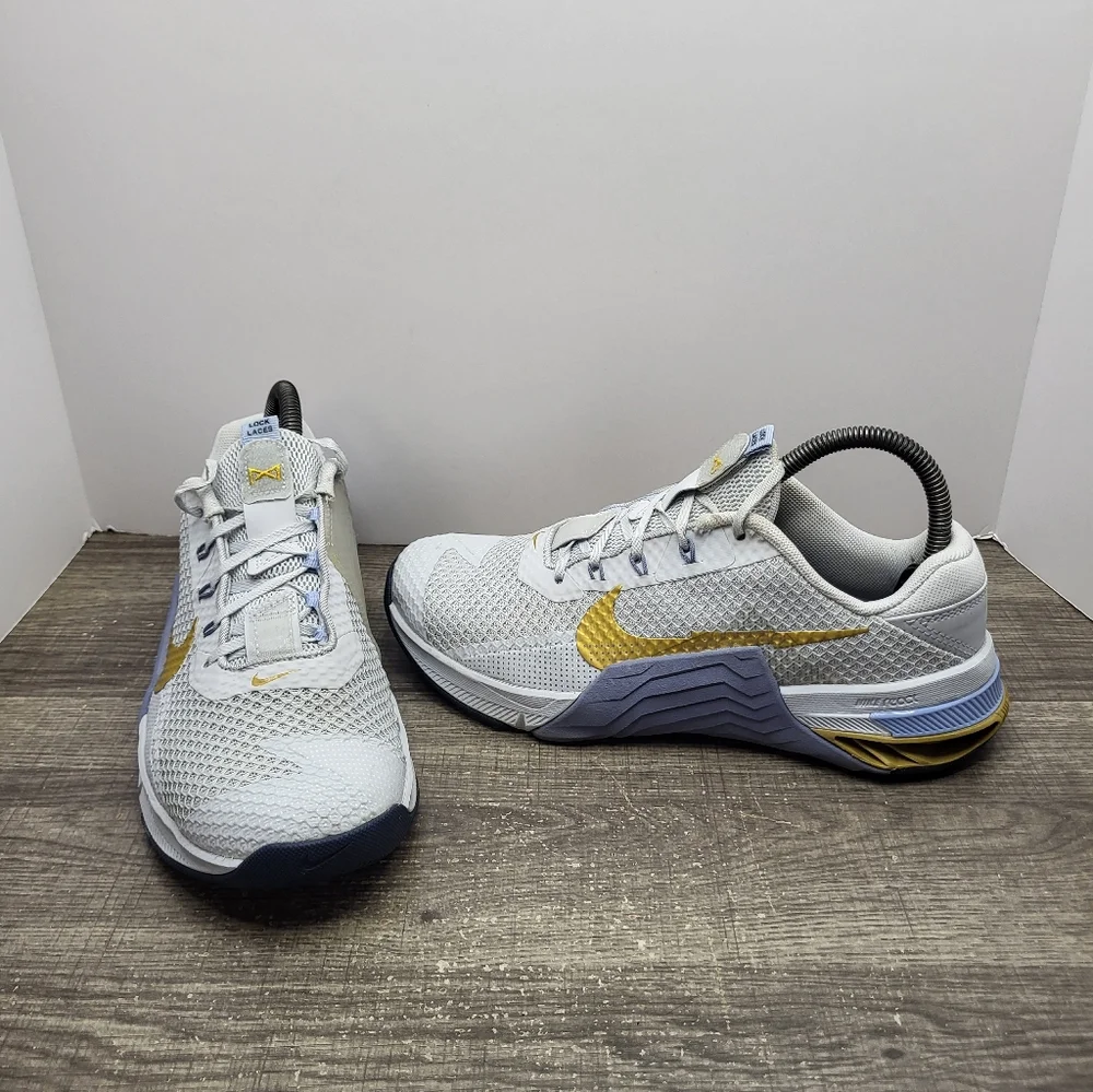Nike Metcon 7 Pure Platinum Metallic Gold Coin CZ8280-049 Women's Size 9